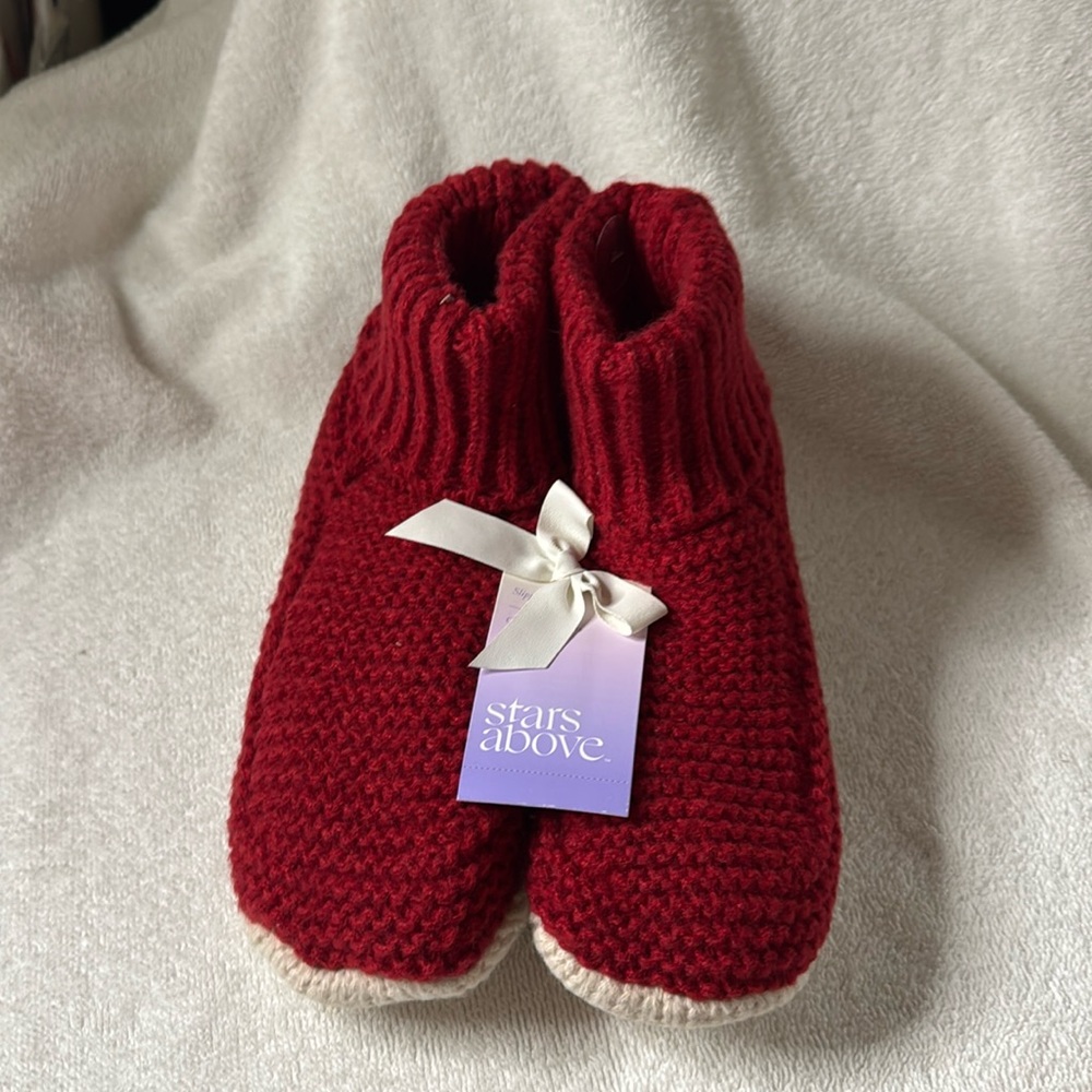 New Slippers w Grippers. Red O/S fits most. Knit Booties. Above the Stars.